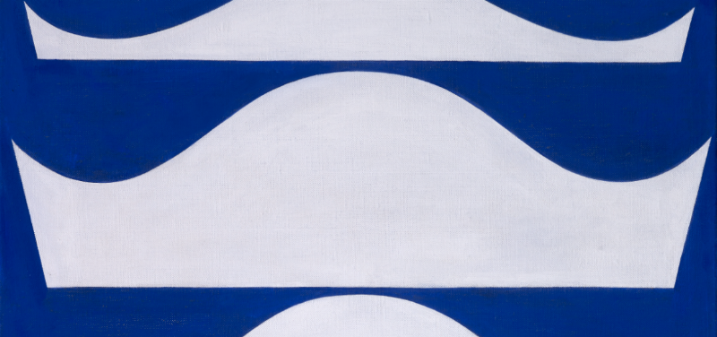 Une sculpture abstraite organique en bronze évoquant le mouvement naturel